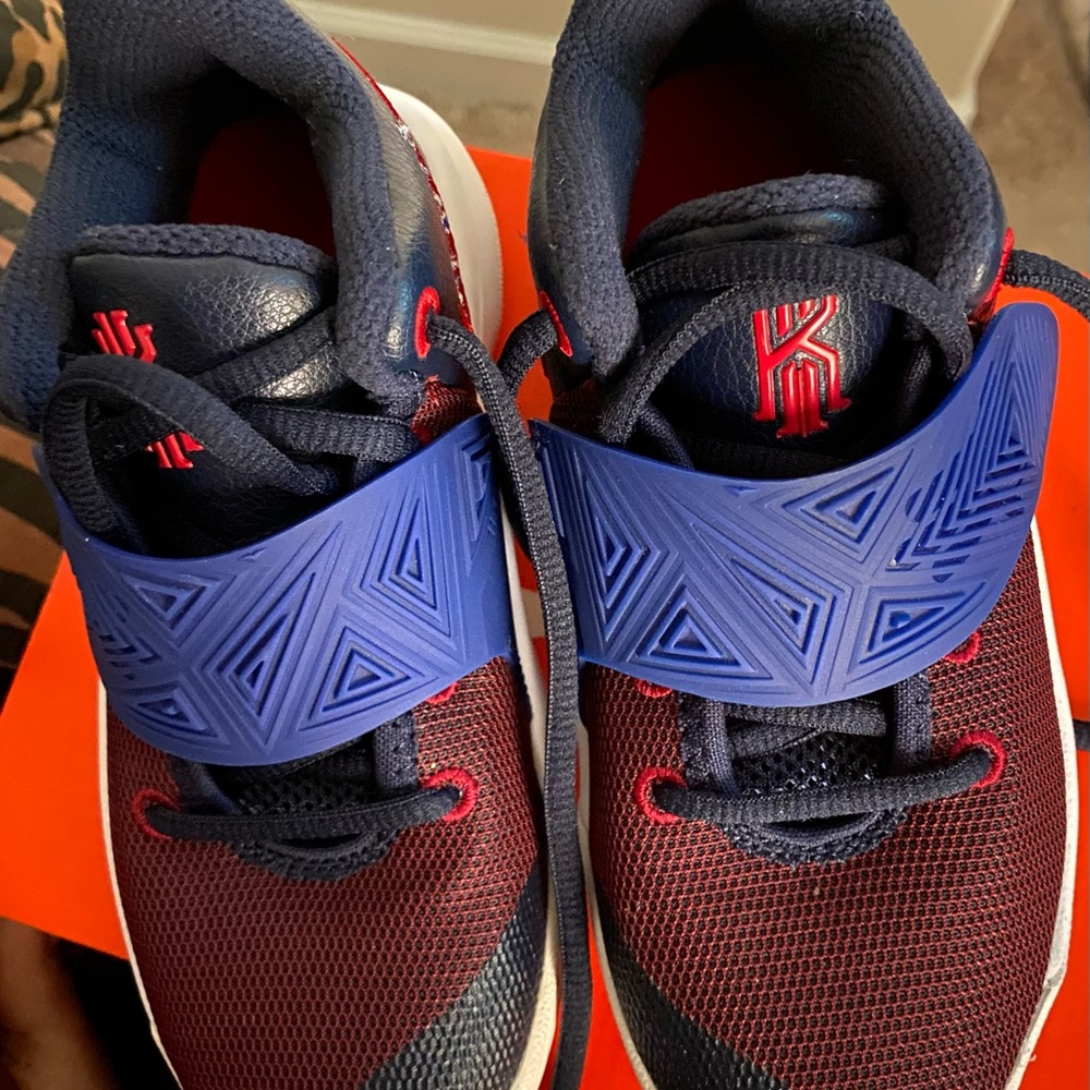 BNIB Nike Kyrie Flytrap III